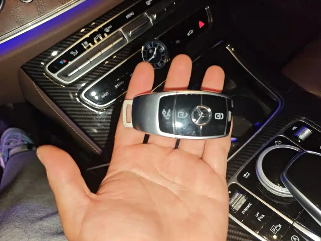 Mercedes-Benz E-Class — миниатюра 9