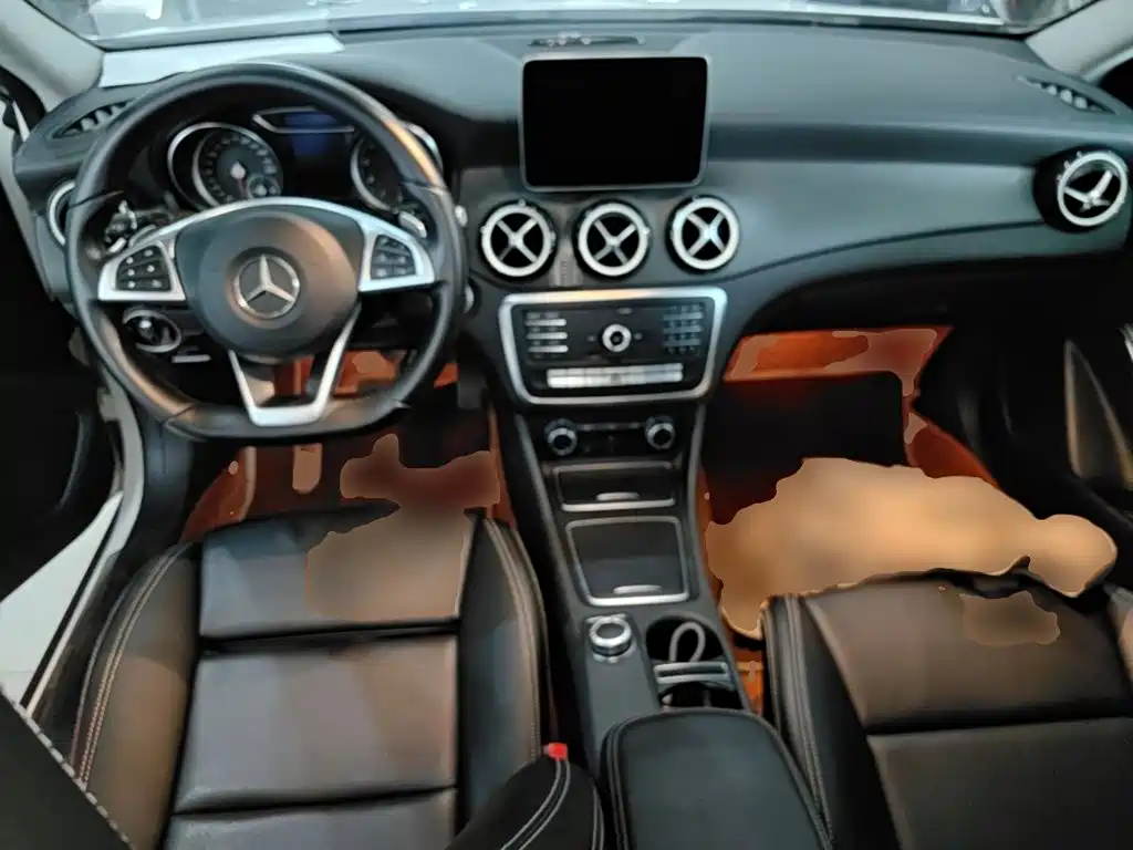 Mercedes-Benz GLA — миниатюра 10