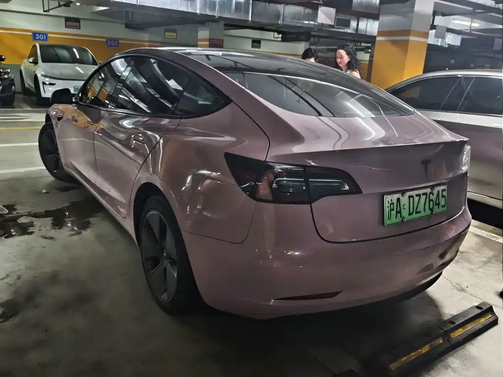 Tesla Model 3 — миниатюра 7