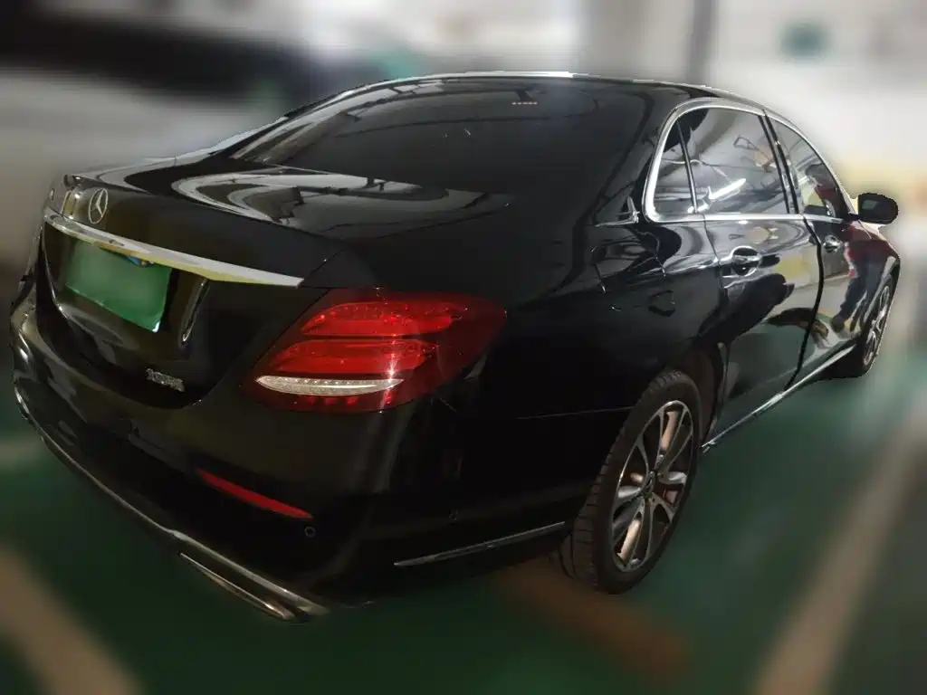 Mercedes-Benz E-Class — миниатюра 6