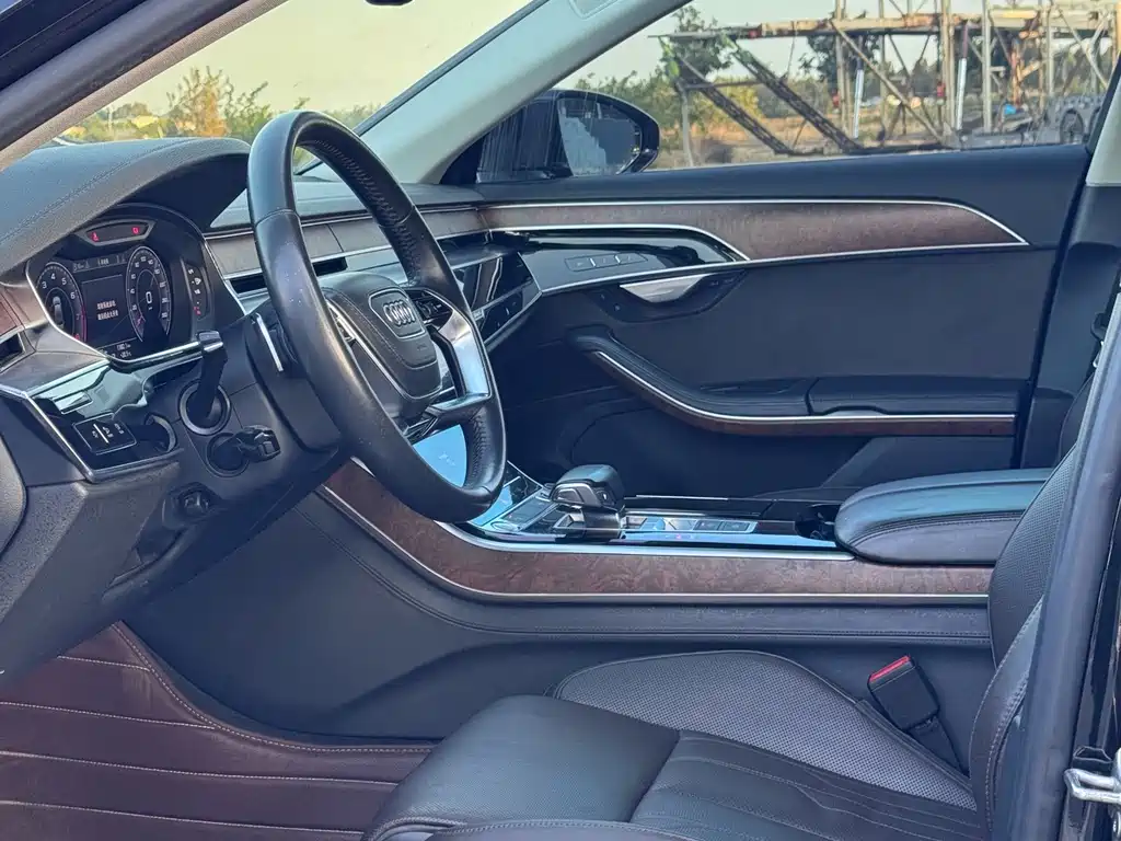 Audi A8 — миниатюра 4