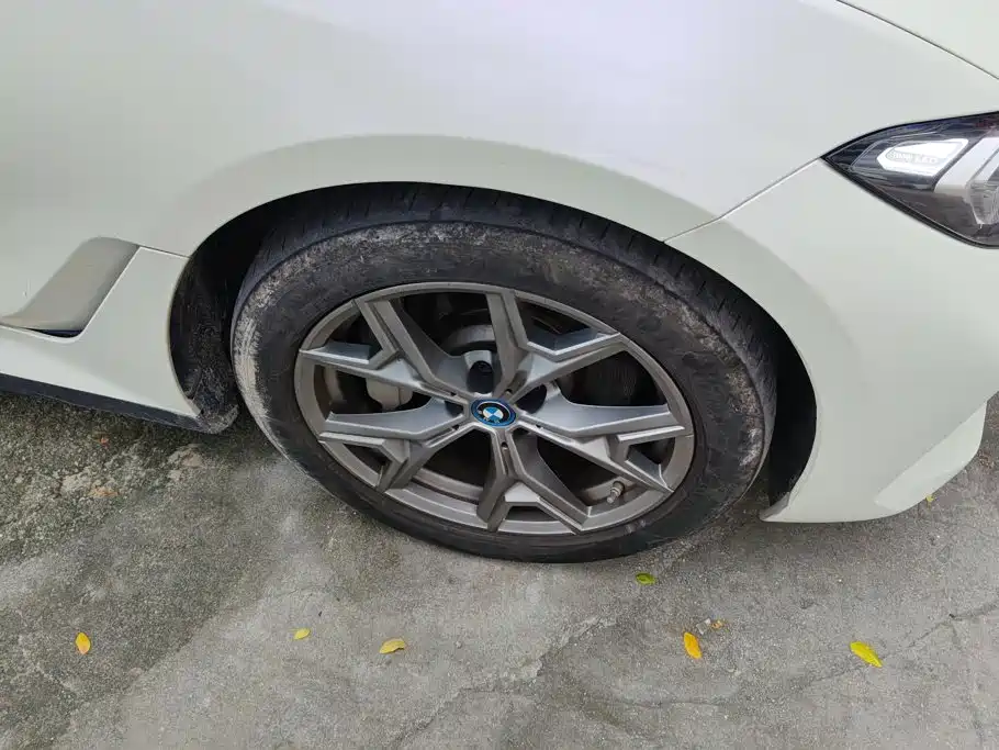 BMW i3 — миниатюра 6