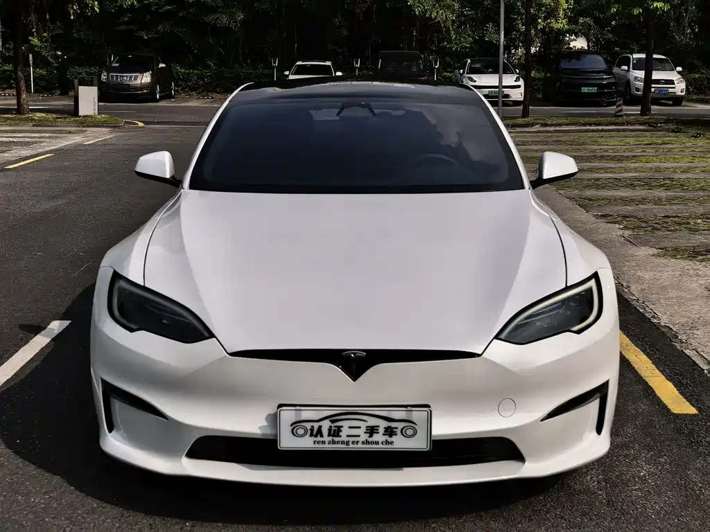 Tesla Model S — миниатюра 2