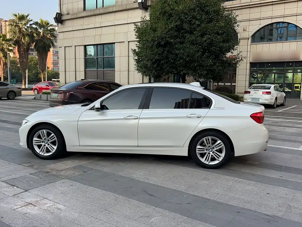 BMW 3 Series — миниатюра 25