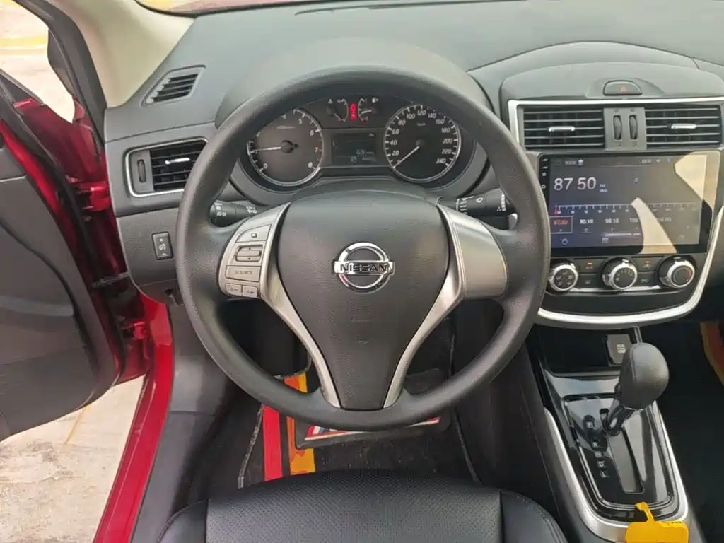 Nissan Tiida — миниатюра 11