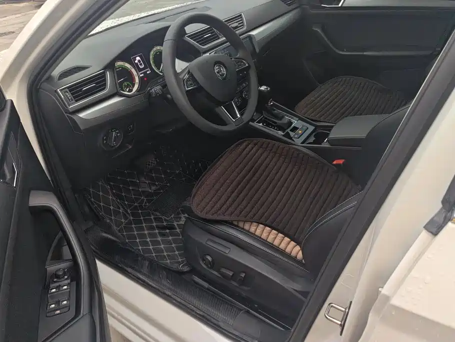 Skoda Superb — миниатюра 9