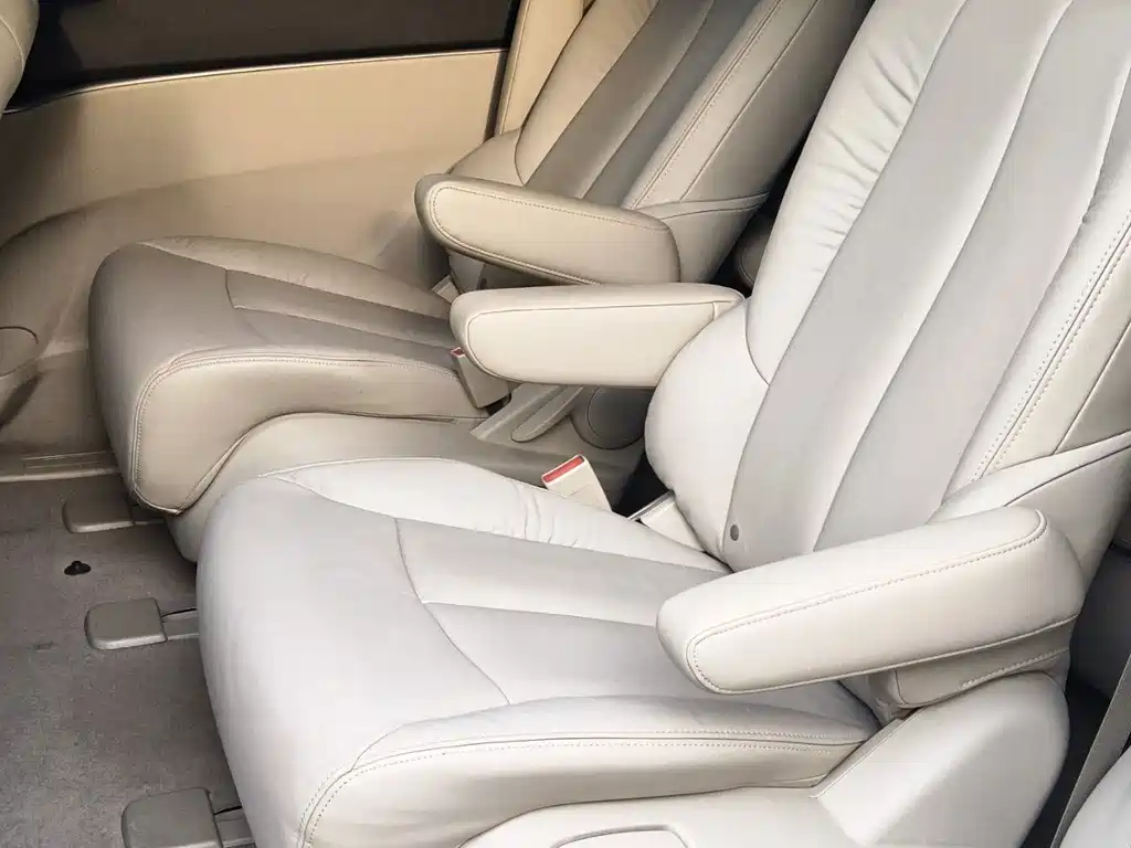 Buick GL8 — миниатюра 9
