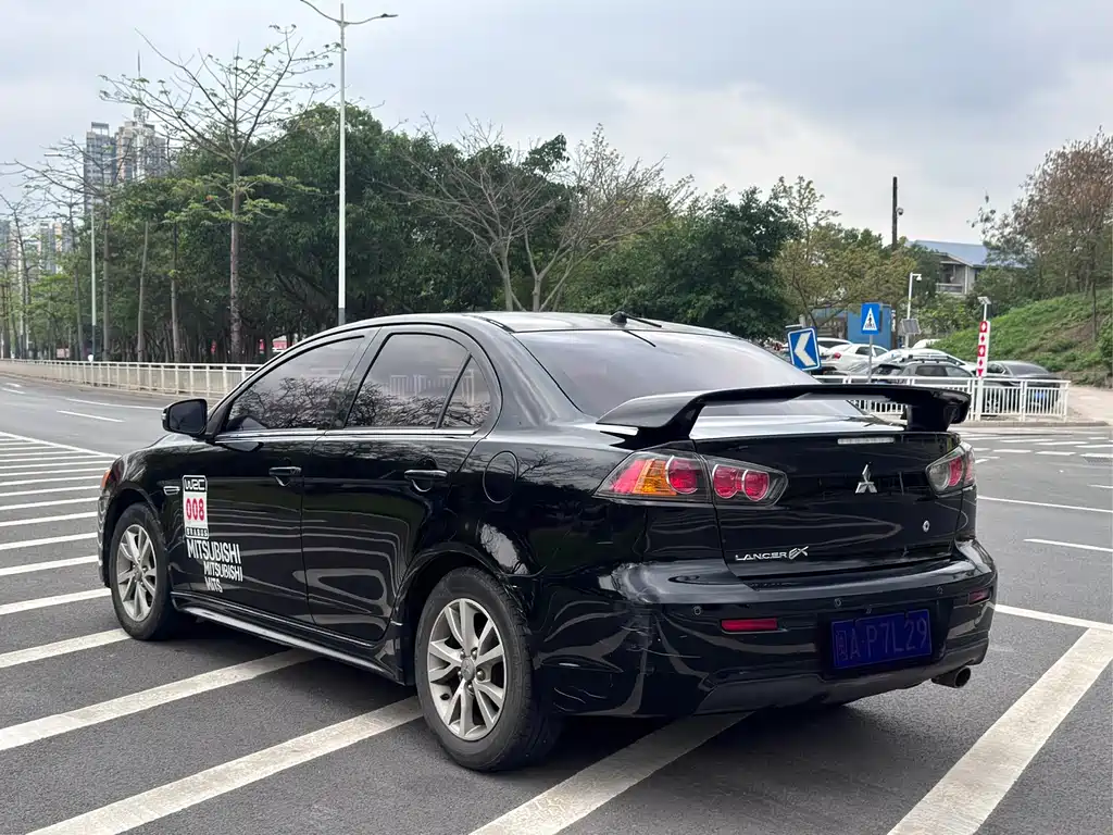 Mitsubishi Lancer EX — миниатюра 6