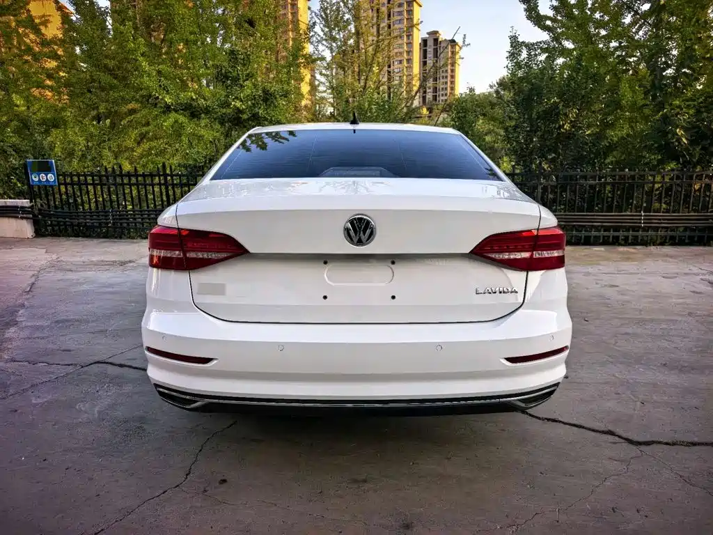 Volkswagen Lavida — миниатюра 4