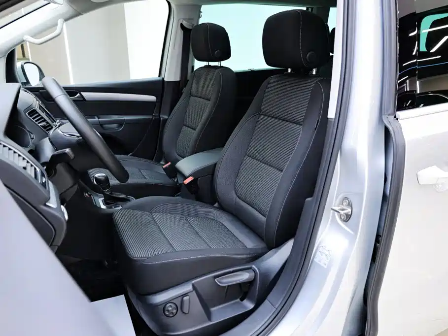 Volkswagen Sharan — миниатюра 25