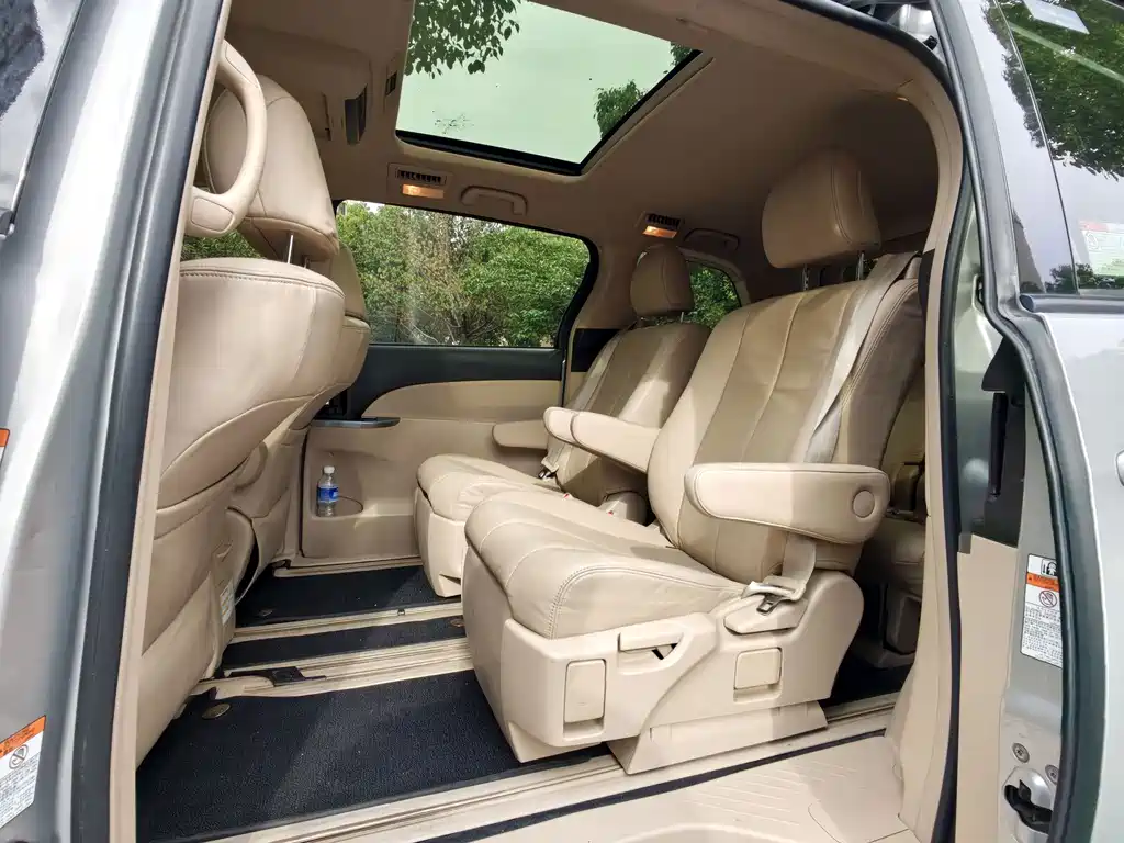 Toyota Previa 2018 2.4L Luxury