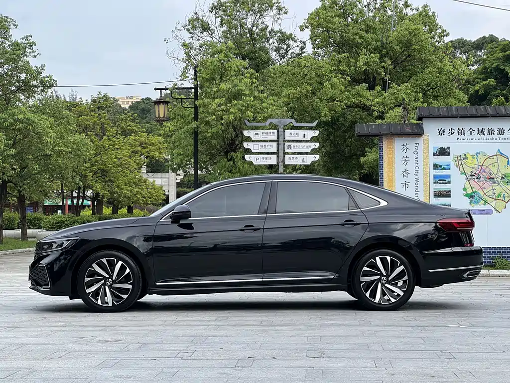 Volkswagen Passat 2022 330TSI Elite