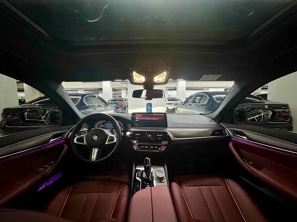 BMW 5 Series — миниатюра 9