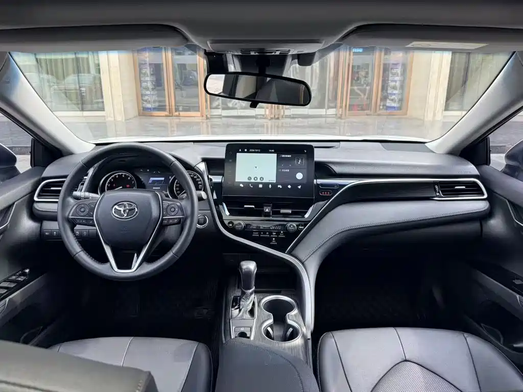 Toyota Camry — миниатюра 14