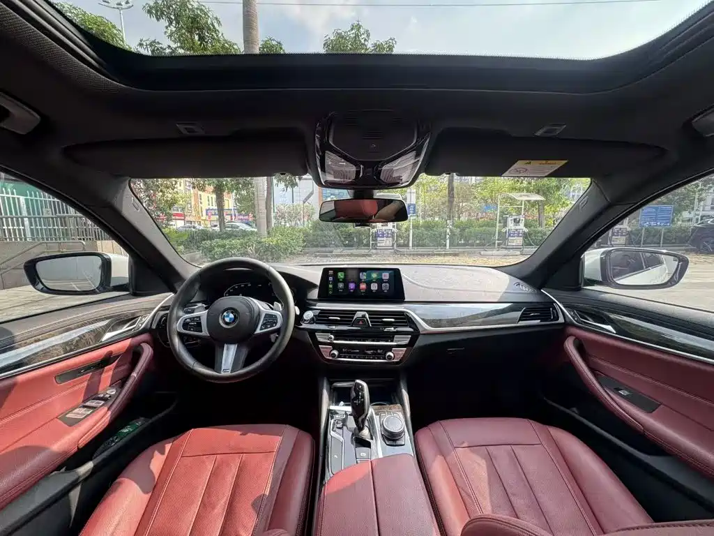 BMW 5 Series — миниатюра 4