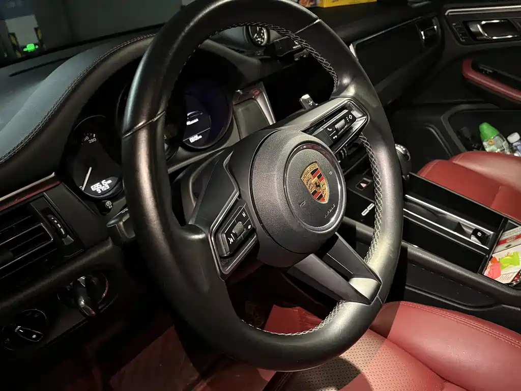Porsche Macan — миниатюра 2