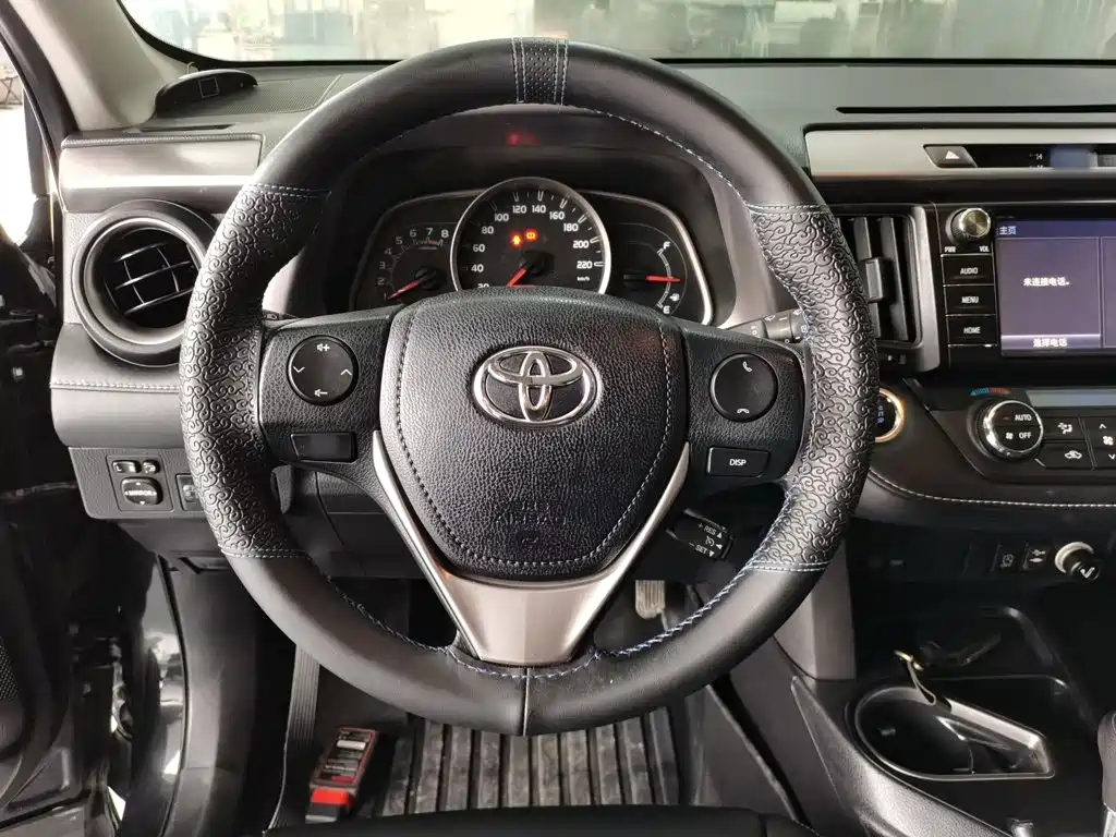 Toyota RAV4 — миниатюра 7
