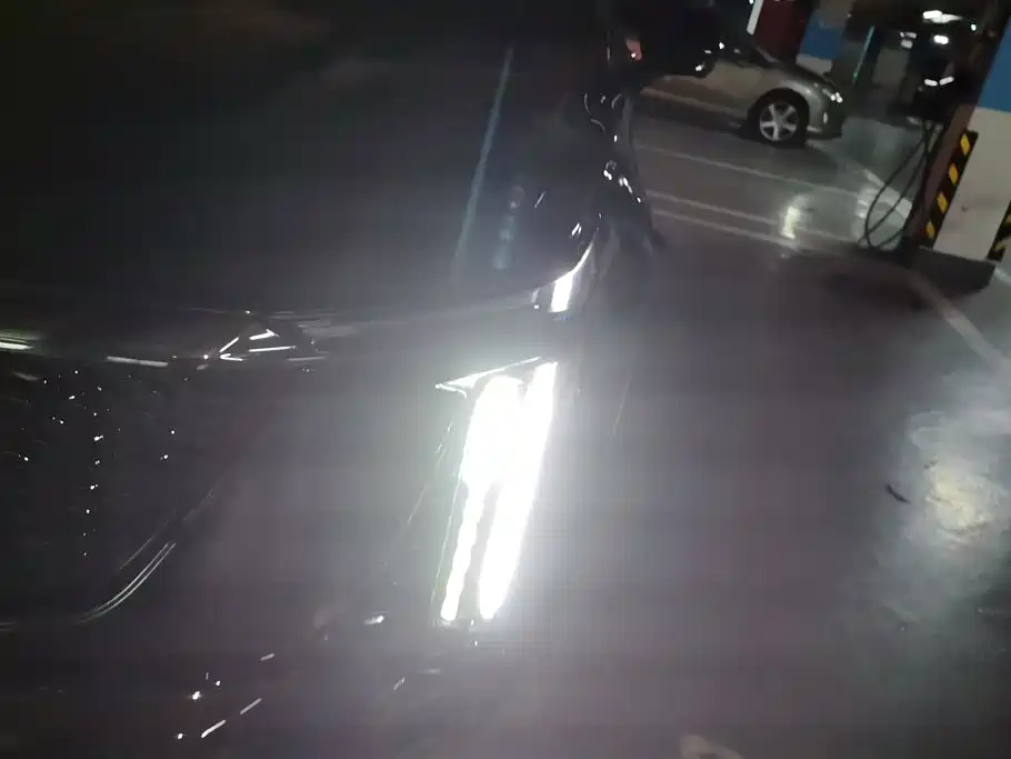 Cadillac XT5 — миниатюра 5