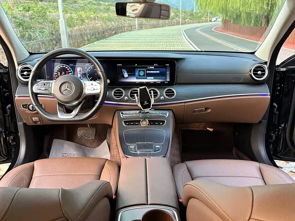 Mercedes-Benz E-Class — миниатюра 15