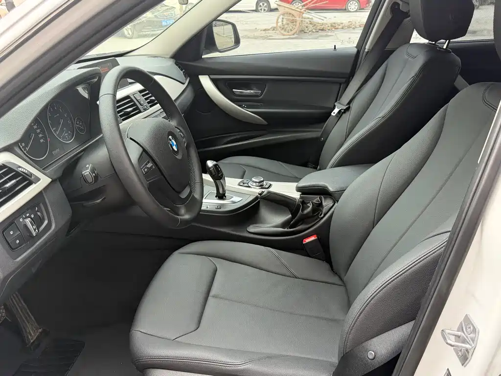 BMW 3 Series — миниатюра 3