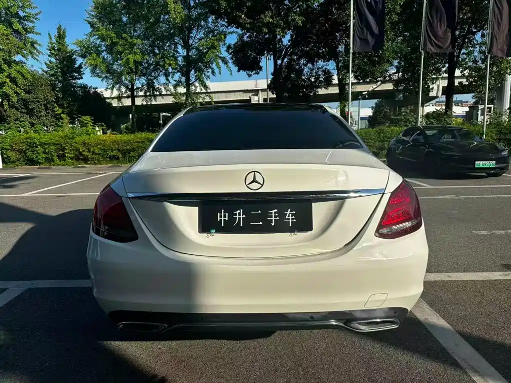 Mercedes-Benz C-Class — миниатюра 6