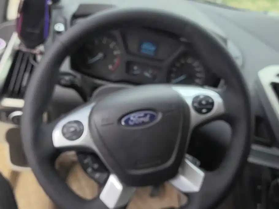 Ford Tourneo — миниатюра 15