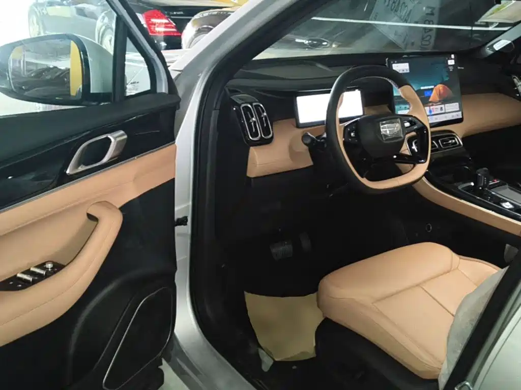 Geely Boyue L — миниатюра 16