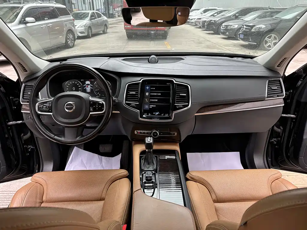 Volvo XC90 — миниатюра 11
