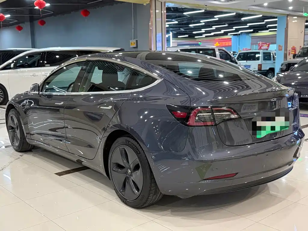 Tesla Model 3 — миниатюра 9