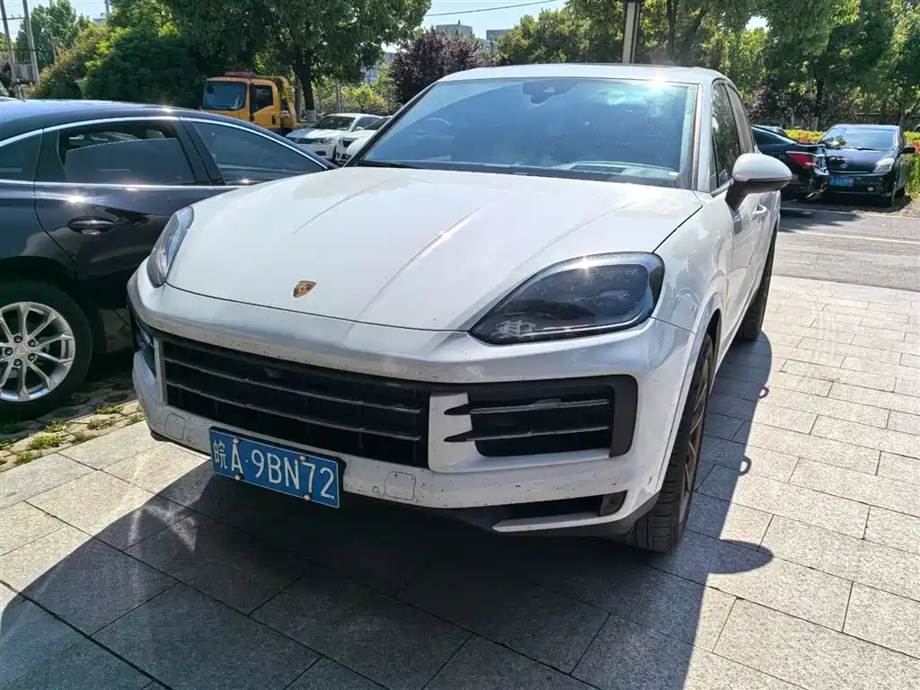 Porsche Cayenne 2025
