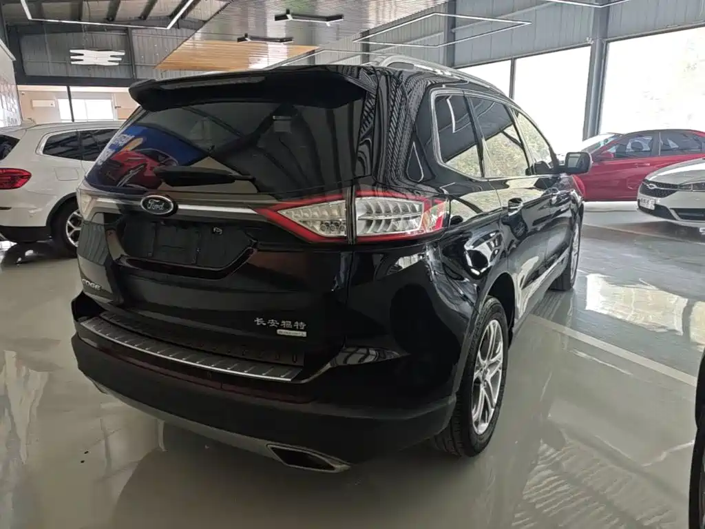 Ford Edge — миниатюра 7
