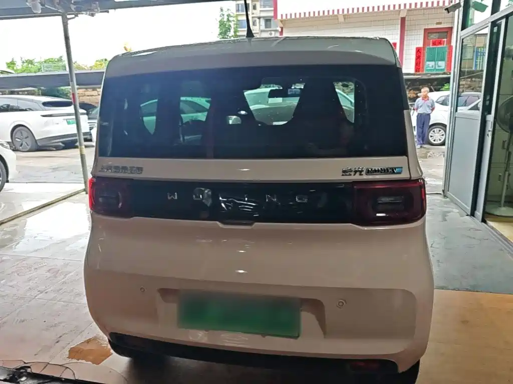 Wuling MINIEV — миниатюра 6