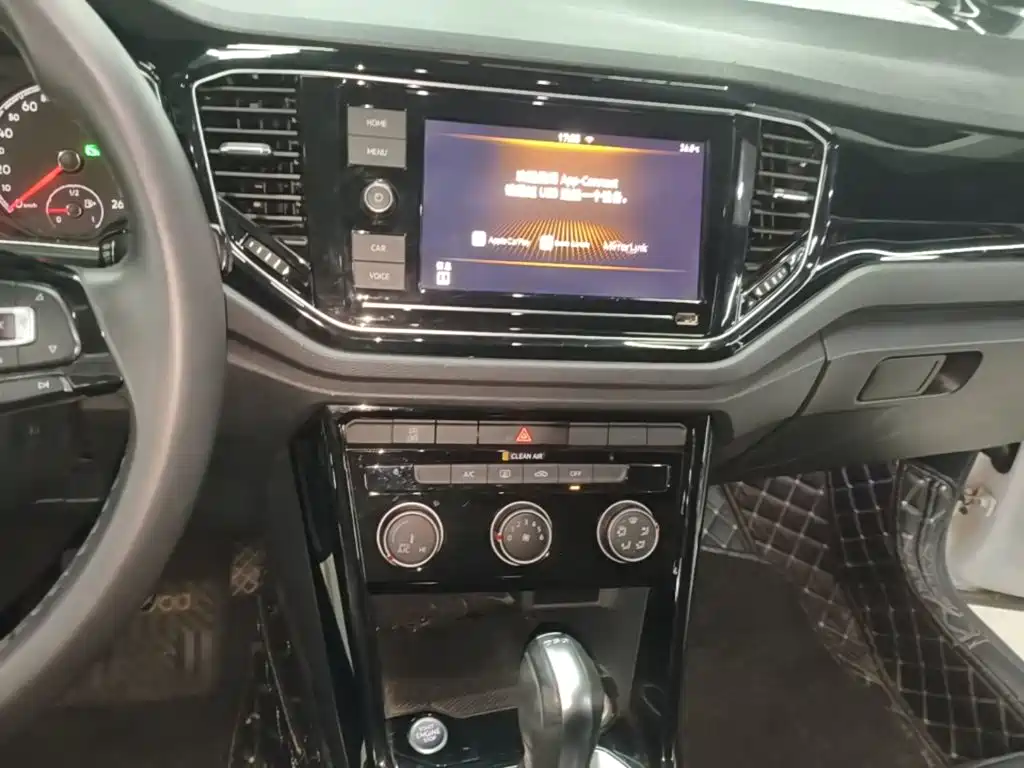 Volkswagen T-Roc — миниатюра 13