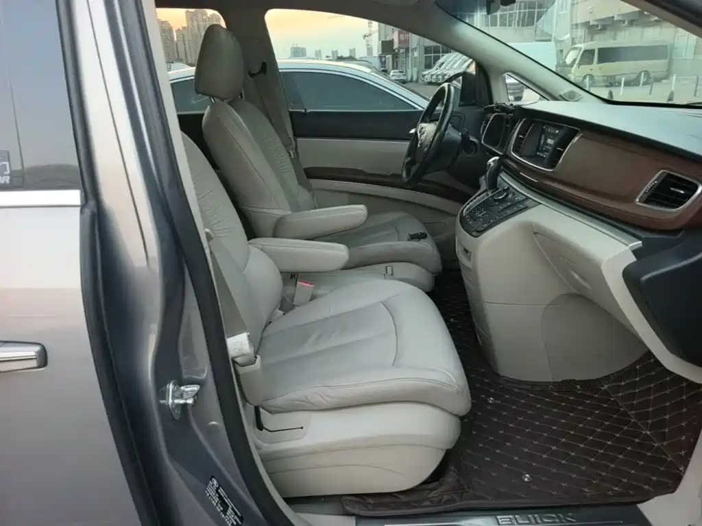 Buick GL8 — миниатюра 25