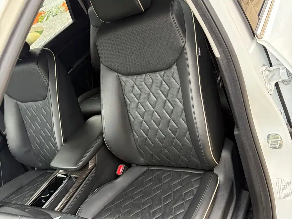 Wuling Jiachen — миниатюра 6