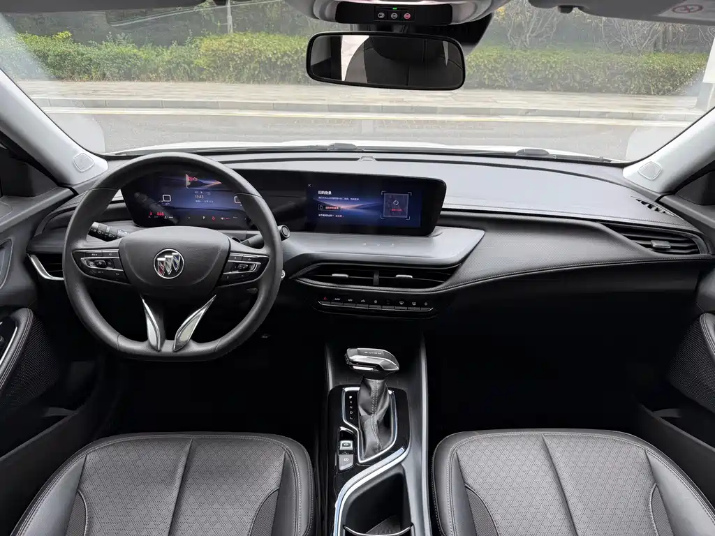 Buick Verano — миниатюра 12