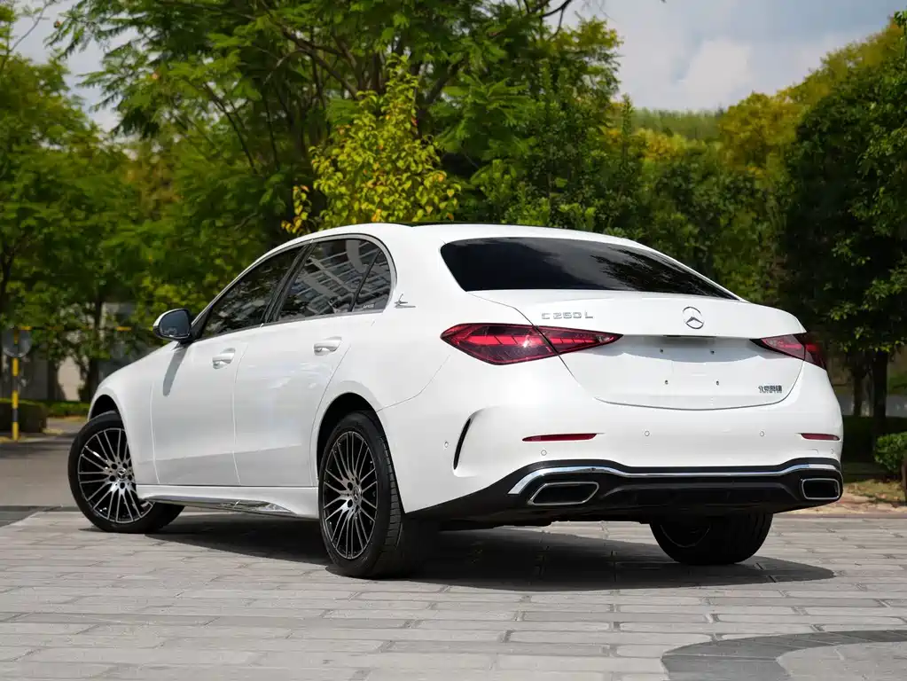 Mercedes-Benz C-Class — миниатюра 13