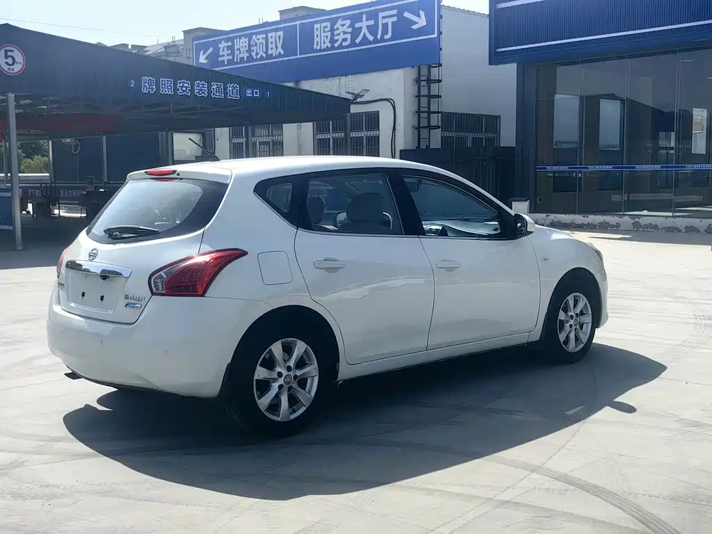 Nissan Tiida — миниатюра 13
