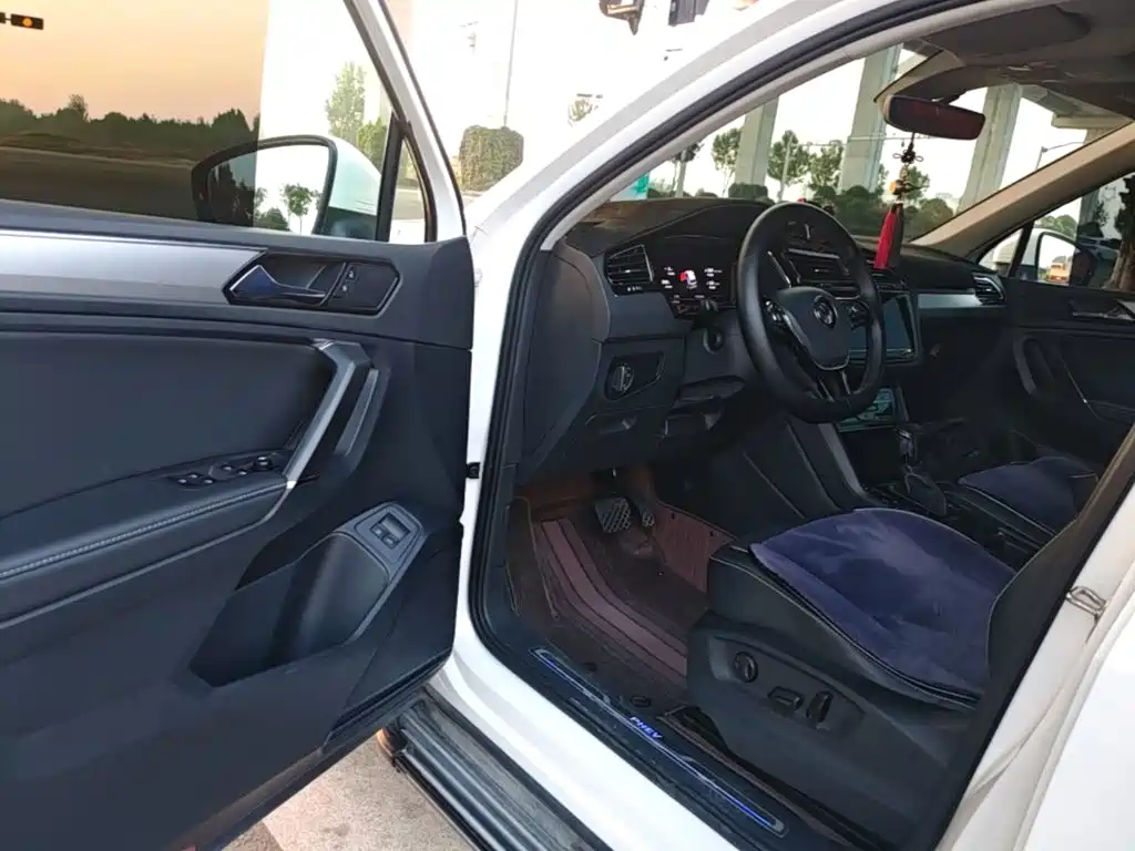 Volkswagen Tiguan L PHEV — миниатюра 16