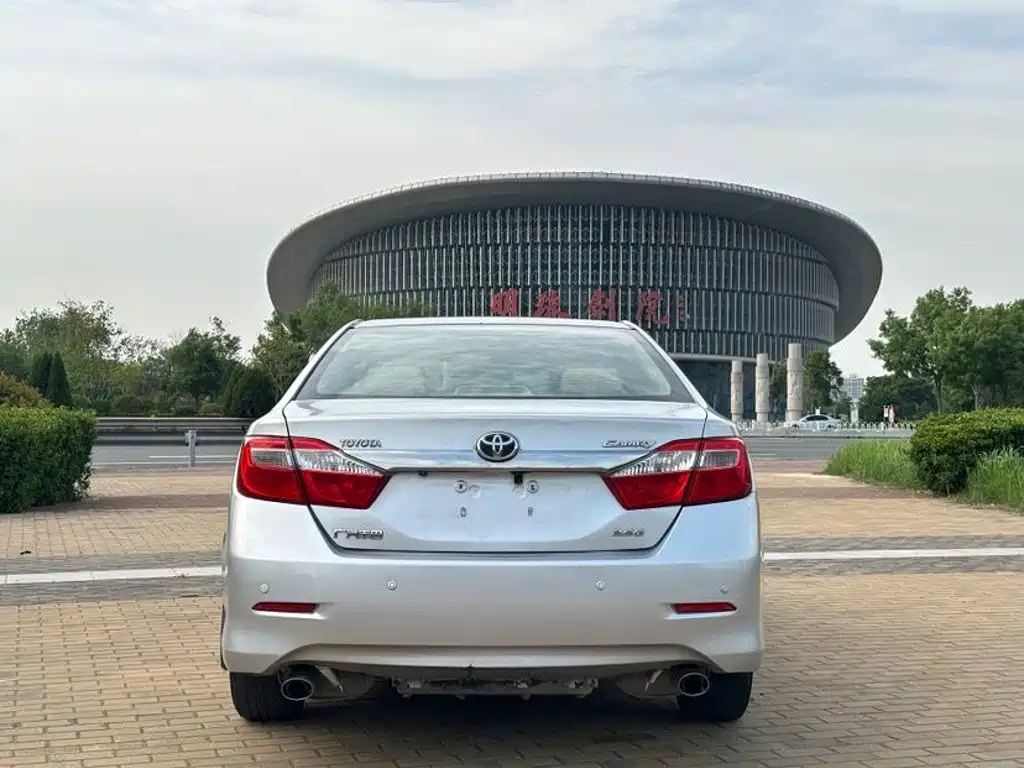 Toyota Camry 2012 2.5G Luxury