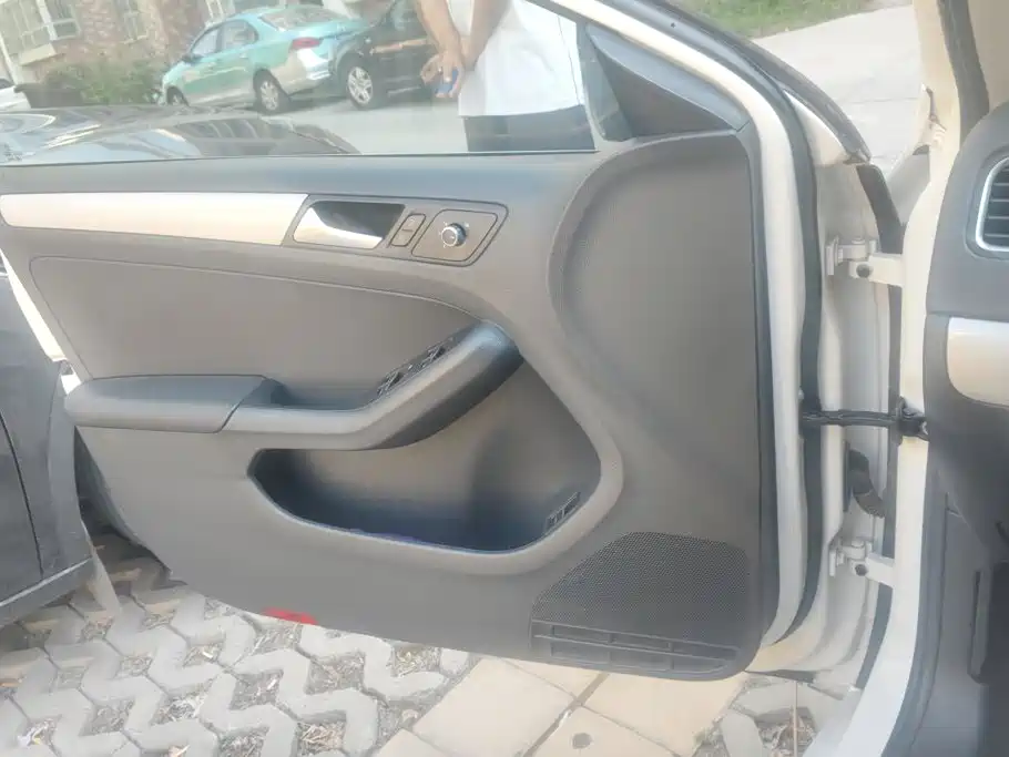 Volkswagen Sagitar — миниатюра 7