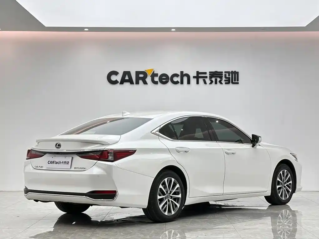Lexus ES — миниатюра 5
