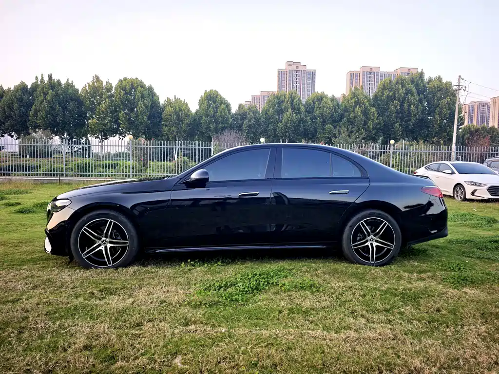 Mercedes-Benz E-Class (Import) — миниатюра 8