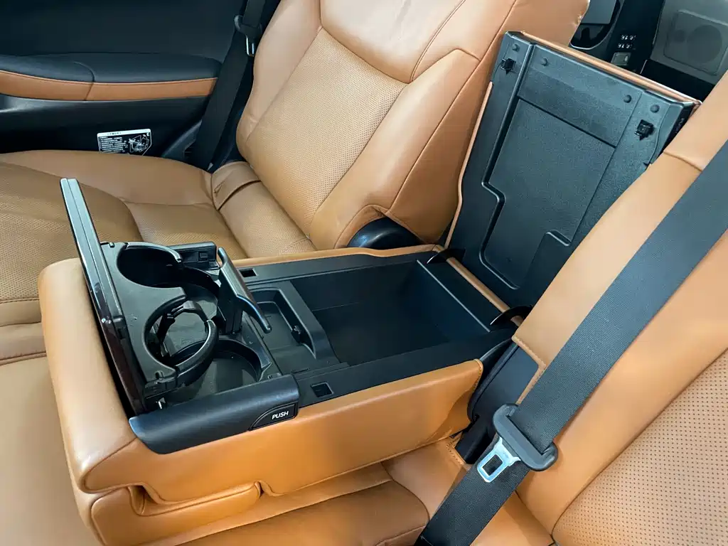Lexus LX — миниатюра 17