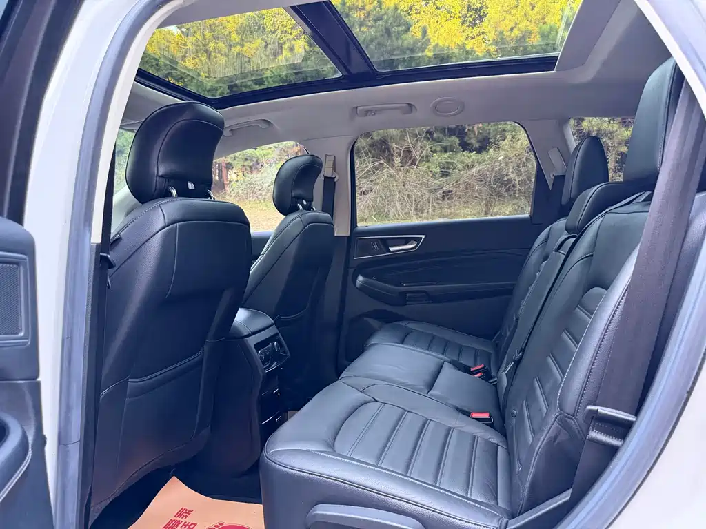 Ford Edge — миниатюра 8