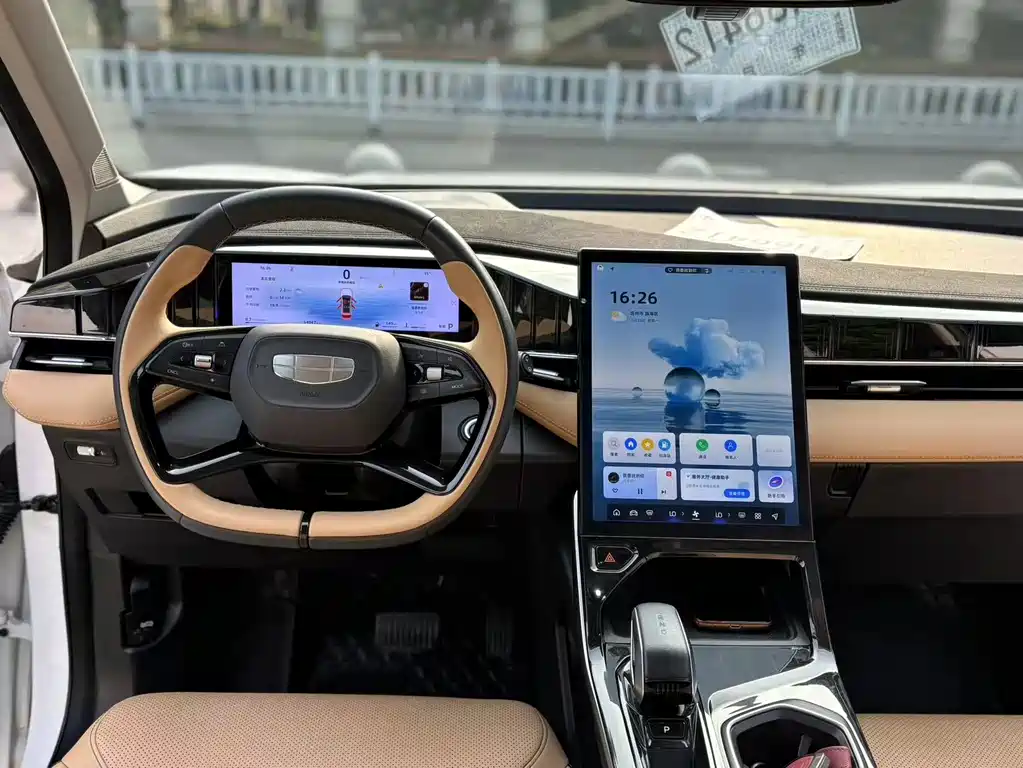 Geely Boyue L — миниатюра 11
