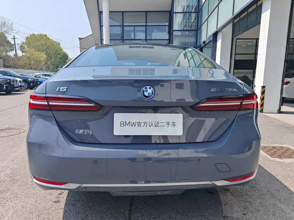 BMW i5 2024 eDrive 35L Premium Luxury