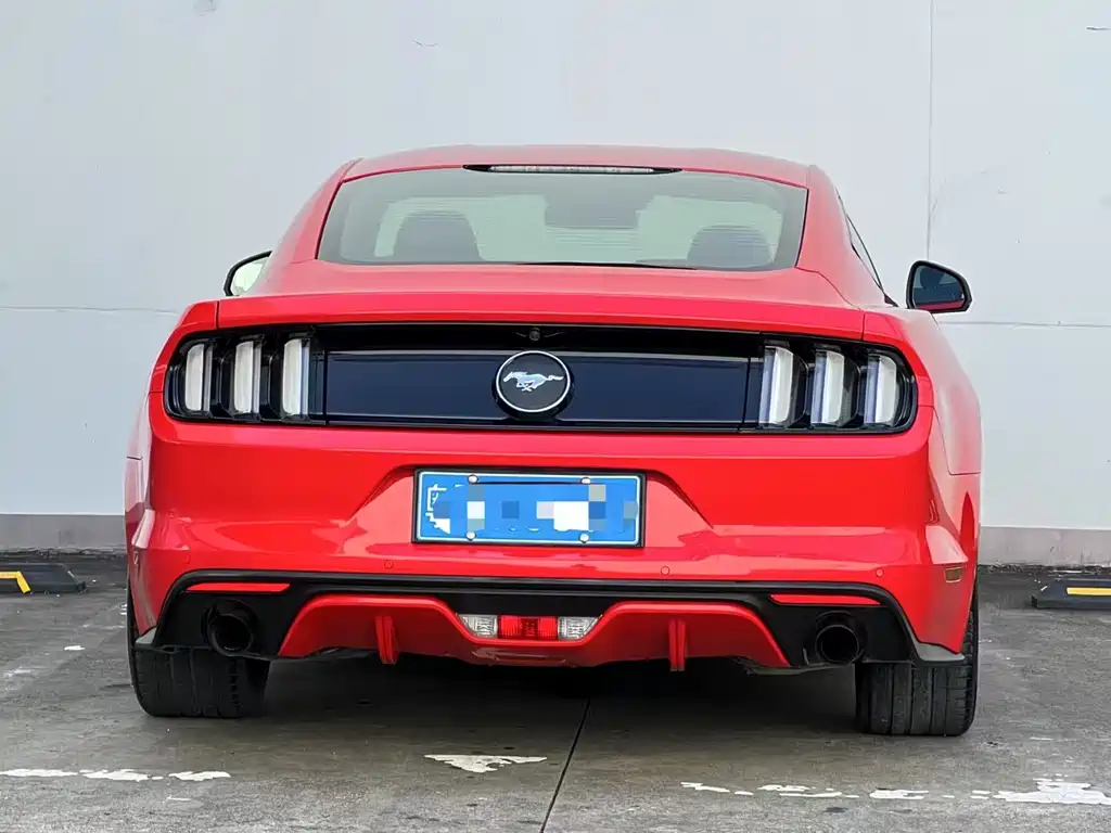 Ford Mustang — миниатюра 7
