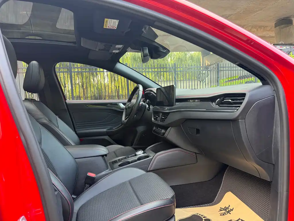 Ford Focus — миниатюра 10