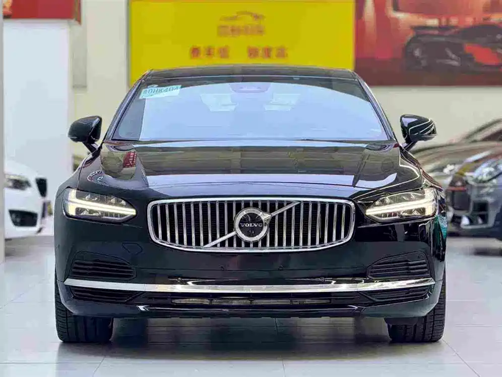 Volvo S90 2022 T8 E Luxury